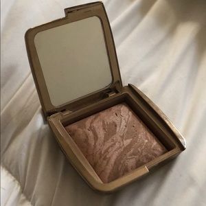 Hourglass luminous bronze light